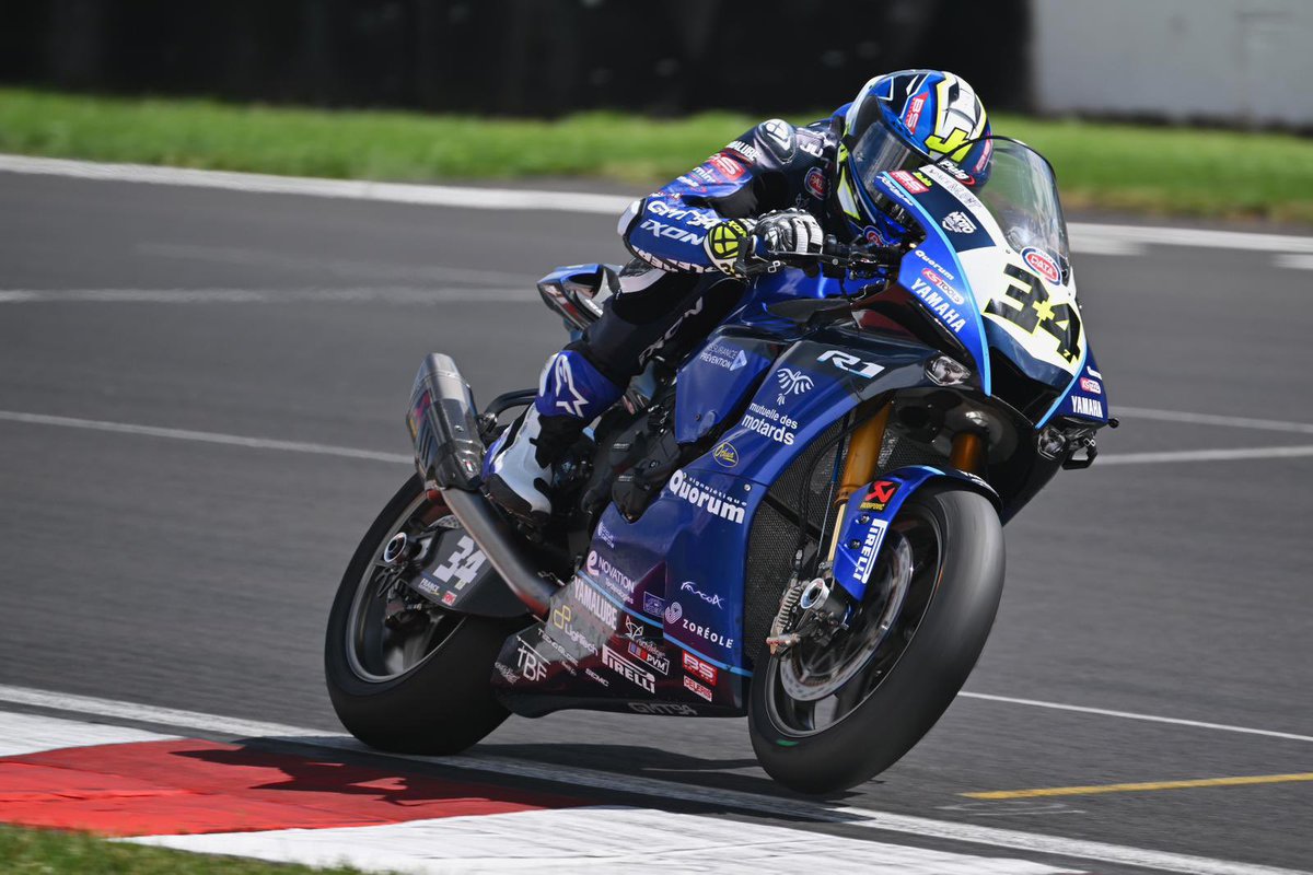 ACManagement_'s tweet photo. Fin de semana complicado y accidentado en @doningtonpark. Sumando experiencia para @7balda.

Complicated and rugged weekend in @doningtonpark. Adding experience for @7balda.

#GBRWorldSBK🇬🇧 

@gmt94 @worldsbk https://t.co/henMpMdKNi