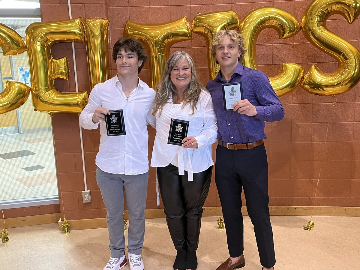 RyanWolf89's tweet photo. Honoured to be recognized at our athletic banquet for my Leadership on the varsity football team. Looking forward to next season #runitback 🔵⚪️ 
@BM_Football https://t.co/KJhwtr1Bnd