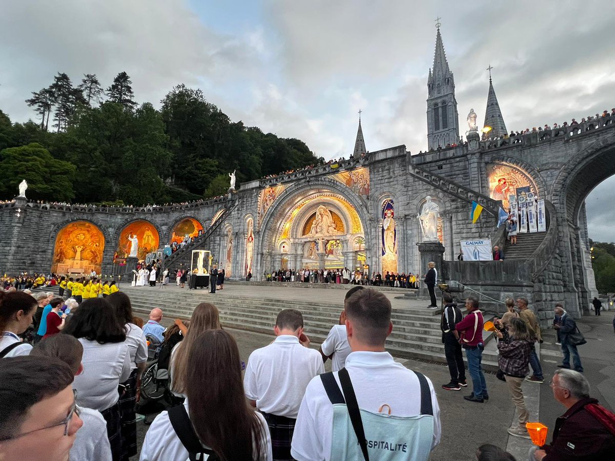 DiocesePaisley's tweet photo. We were honoured to hear that Bishop Keenan was asked to impart the Final Blessing after tonight’s Torchlit Procession. https://t.co/3ScFmVMjm4