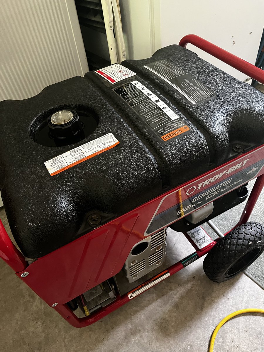MWill2010's tweet photo. So no power for days in the Midwest .We needed to run a small generator on gasoline to save our food. Thankfully, we could drive our gasoline car to a station to get more gasoline. All electric cars?We would have walked miles just for for food. Not a great plan for rural America. https://t.co/r6ulJYgniI