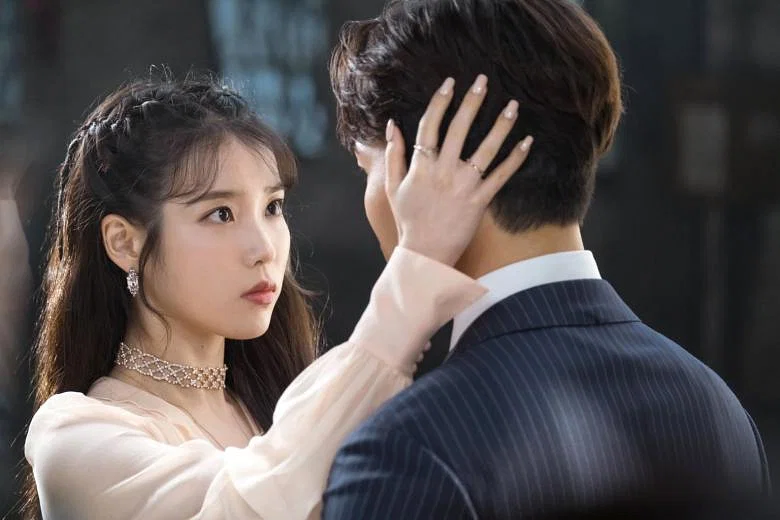 npomvtt's tweet photo. De 0-5, que nota vocês dão pro drama 'Hotel Del Luna'? https://t.co/fieiYv1EmJ