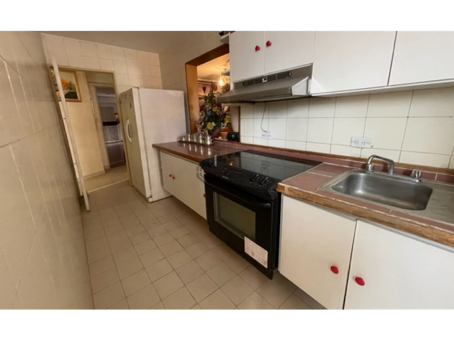DiGeronimoRE's tweet photo. Este apartamento en venta está muy cerca del Centro Comercial La Pirámide de Prados del Este en #Baruta.
Muy convenientemente acaban de inaugurar ahí un nuevo local de @Forumsm_ve.
Es una excelente opción para que tu familia viva en el sureste de #Caracas.
https://t.co/PJV0BK4b6Q https://t.co/Yq3QjRcCqC