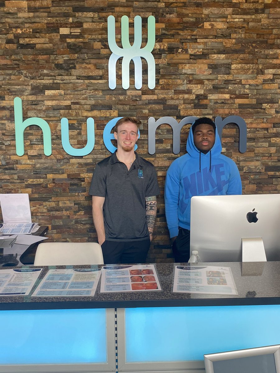 Dabo1056's tweet image. Once family always family @PackLife @KalebLightfoot_ @mrhtownswag44 It takes village. I want to say thank you to #behuemn who is teaching our @KleinForestFB athletes how to optimize their performance and Longevity in sports. #IMcominghome #4deep