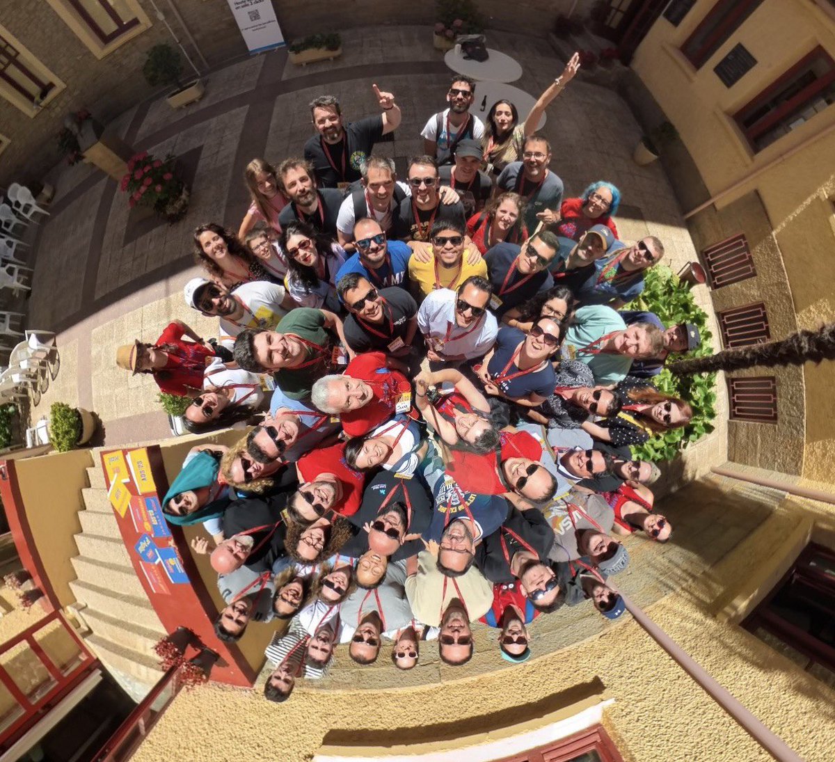 AOS_AgileSpain's tweet image. El #AOSPirineos llegó a su fin.
Ha sido un fin de semana inolvidable en un entorno inmejorable.
Gracias a todas las personas que habéis venido a compartir a Jaca, esta es nuestra comunidad #Agile.
Hoy no estaban todas las que han sido, pero sí eran todas las que estaban.
#AOS23