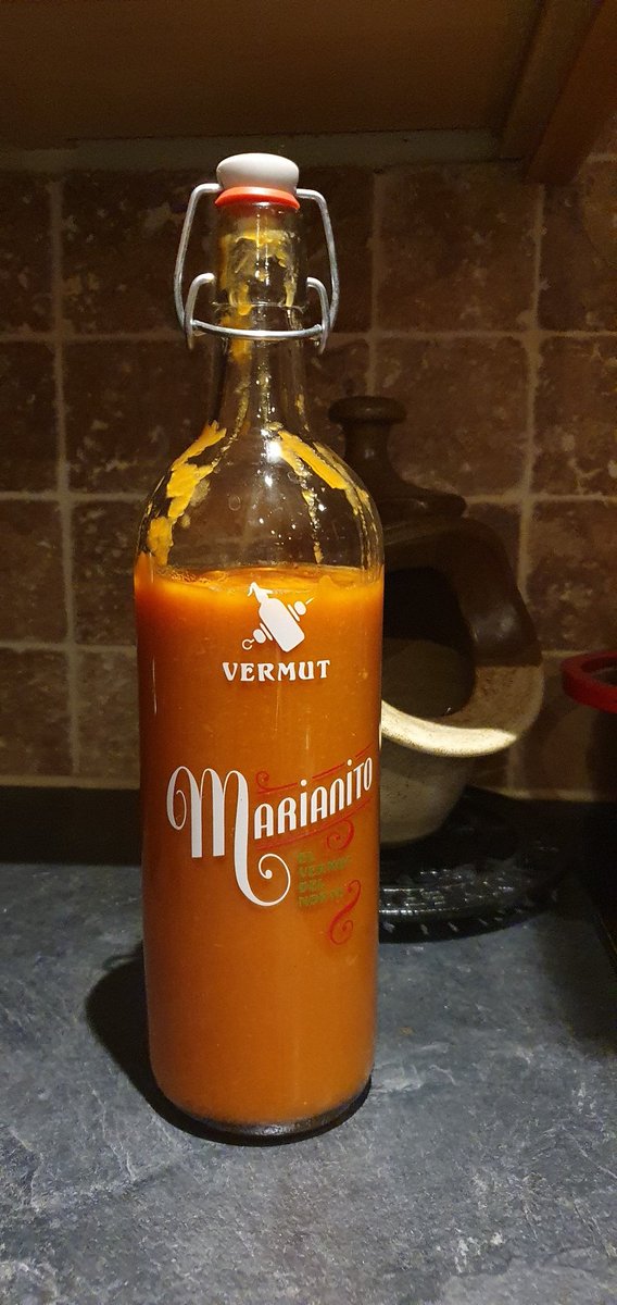 Et voilà! We have christened this "Bestie Brunch" and we are super happy to have avoided food waste and recycled a bottle to boot. Now for more fizzy... 😁

#bestiesbrunch #chillies #zerowaste