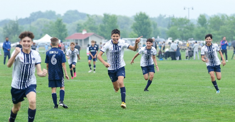 Rayados's tweet photo. ¡Tras vencer 5-1 a HDS Eagles Academy, nuestros Rayados #Sub13 son campeones de la #CopaRayadosChicago 2023!🏆💙🔥
 
¡Aquí las mejores postales del campeonato! 👏🏼