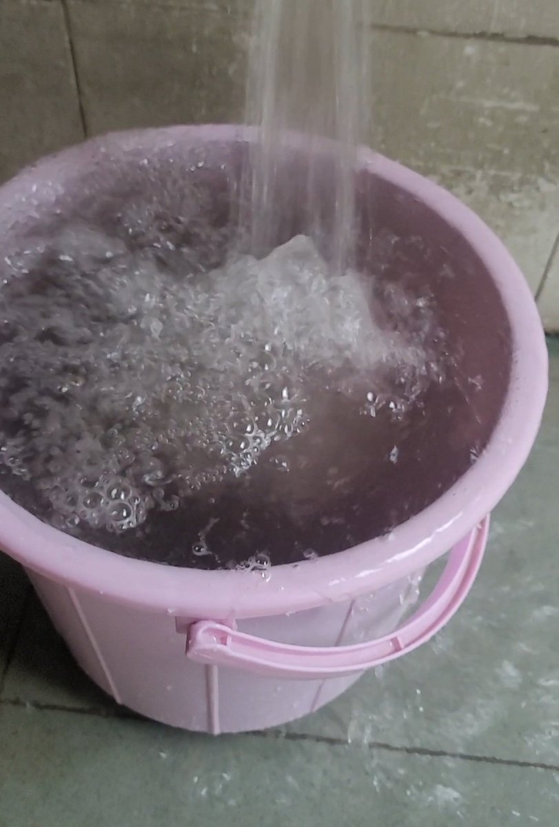 LineshShah's tweet photo. चार दिन की चांदनी फिर अंधेरी रात!
Urgent! Contaminated water issue continues after 15 days of repair. Urgent action needed for a permanent solution. #ContaminatedWater #UrgentActionRequired #ContaminatedWater #UrgentResolutionNeeded @MySuratMySMC @CommissionerSMC https://t.co/f15mSnn43A