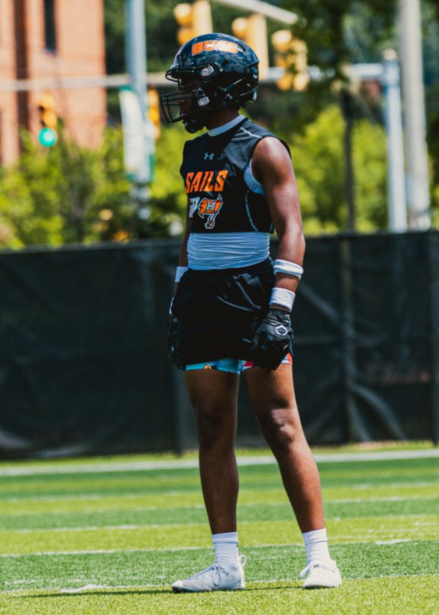TreDarden4's tweet photo. Pushing it to the limit… 🏴‍☠️
@BucsFootball @RecruitHoover @PrepRedzoneAL @JamieScruggs @AwesomeJet20 @AL7AFootball @TDARecruiting @On3Recruits https://t.co/ah7iQdRtDZ