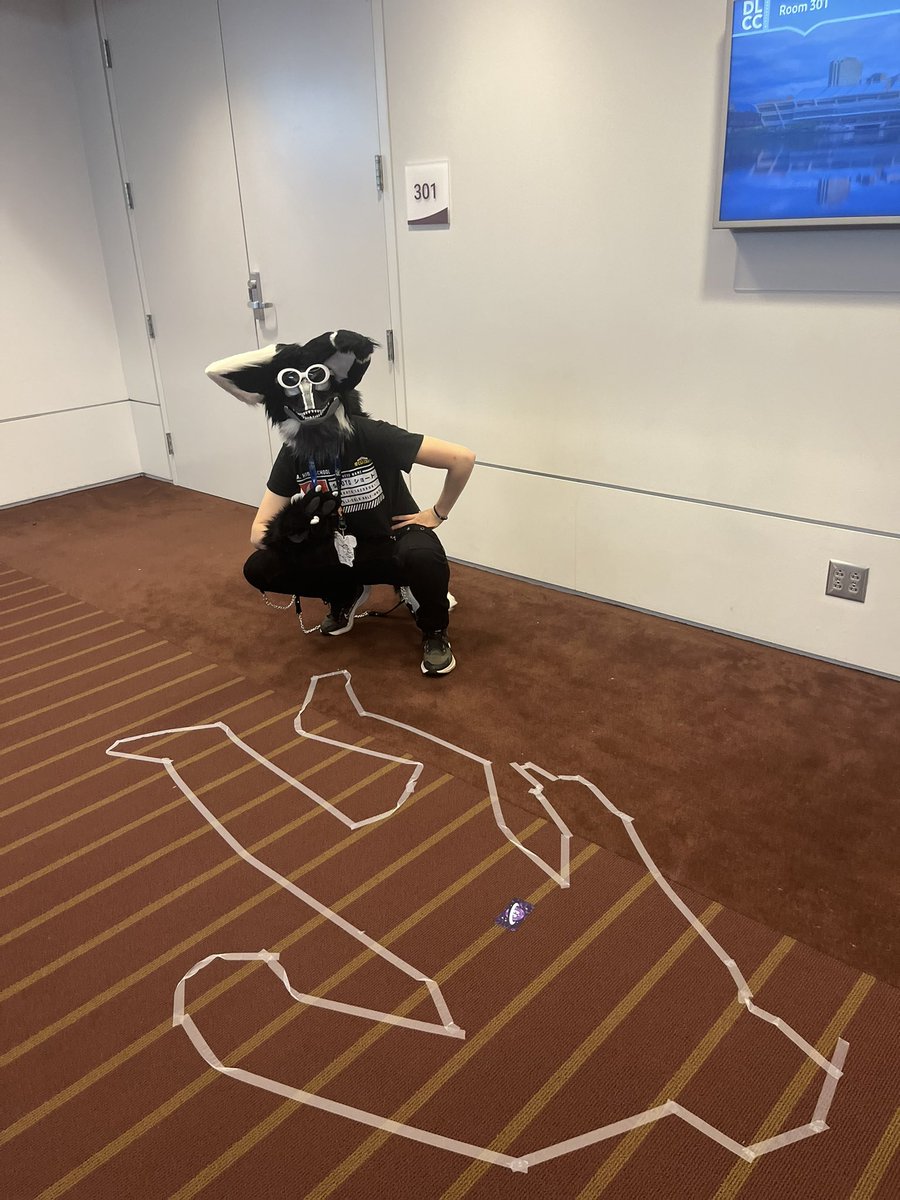 Pixel_Dusk's tweet photo. I have loads of photos of Anthrocon today. I will try to post all of them. #anthrocon2023 #furries #furryfandom #Anthrocon #dinomask #dinomasks #furry #furrycommunity https://t.co/VL9tkShpOx