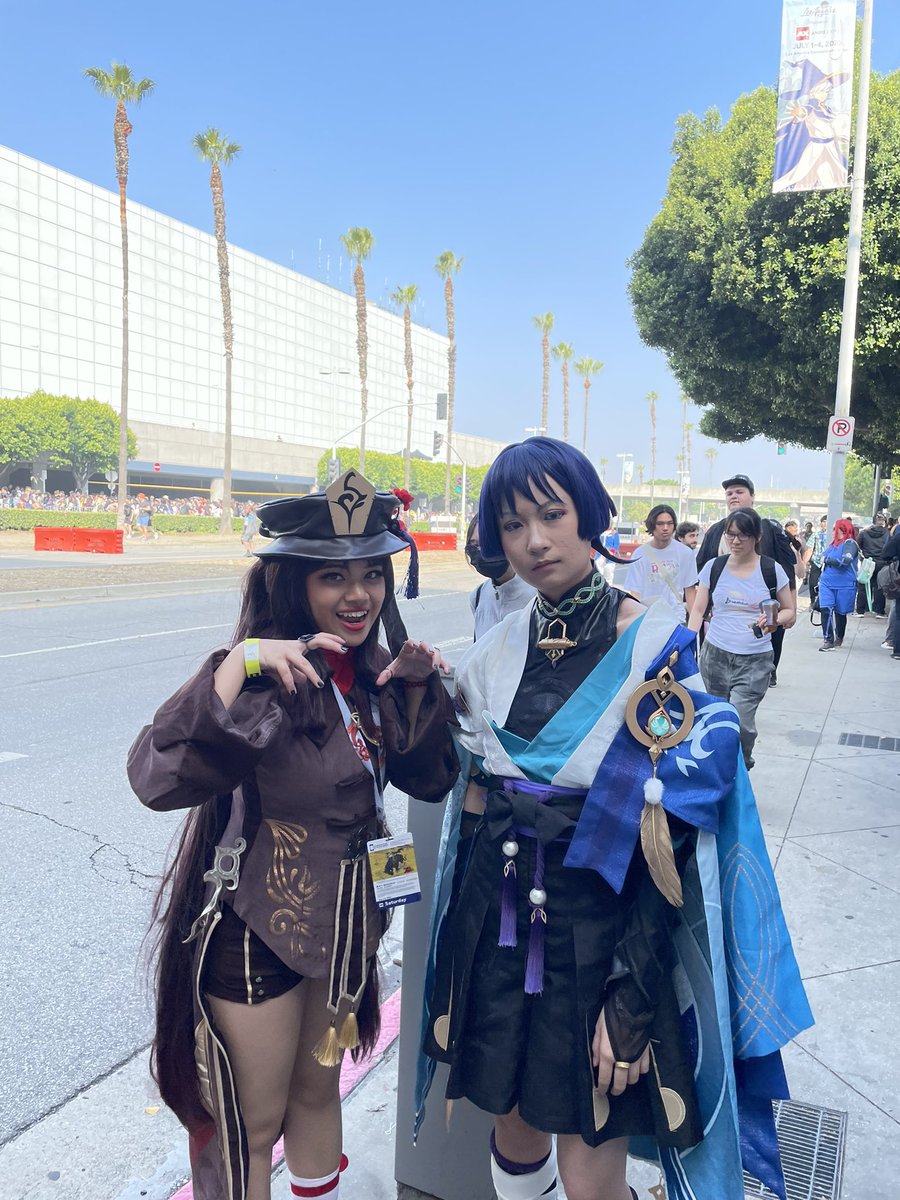 wowzaiora's tweet photo. anime expo day 1 as hu tao! shoutout to the itto and wanderer cosplayers who let me take photos with them :) https://t.co/FHTZKEW7Dx