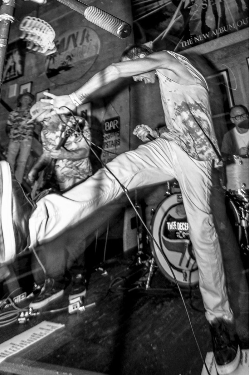 Thee_Deception's tweet photo. Some more great photos from our show at @EasyStRecords
Photos by Mari Tamura 📸 https://t.co/wDRJOEylPN