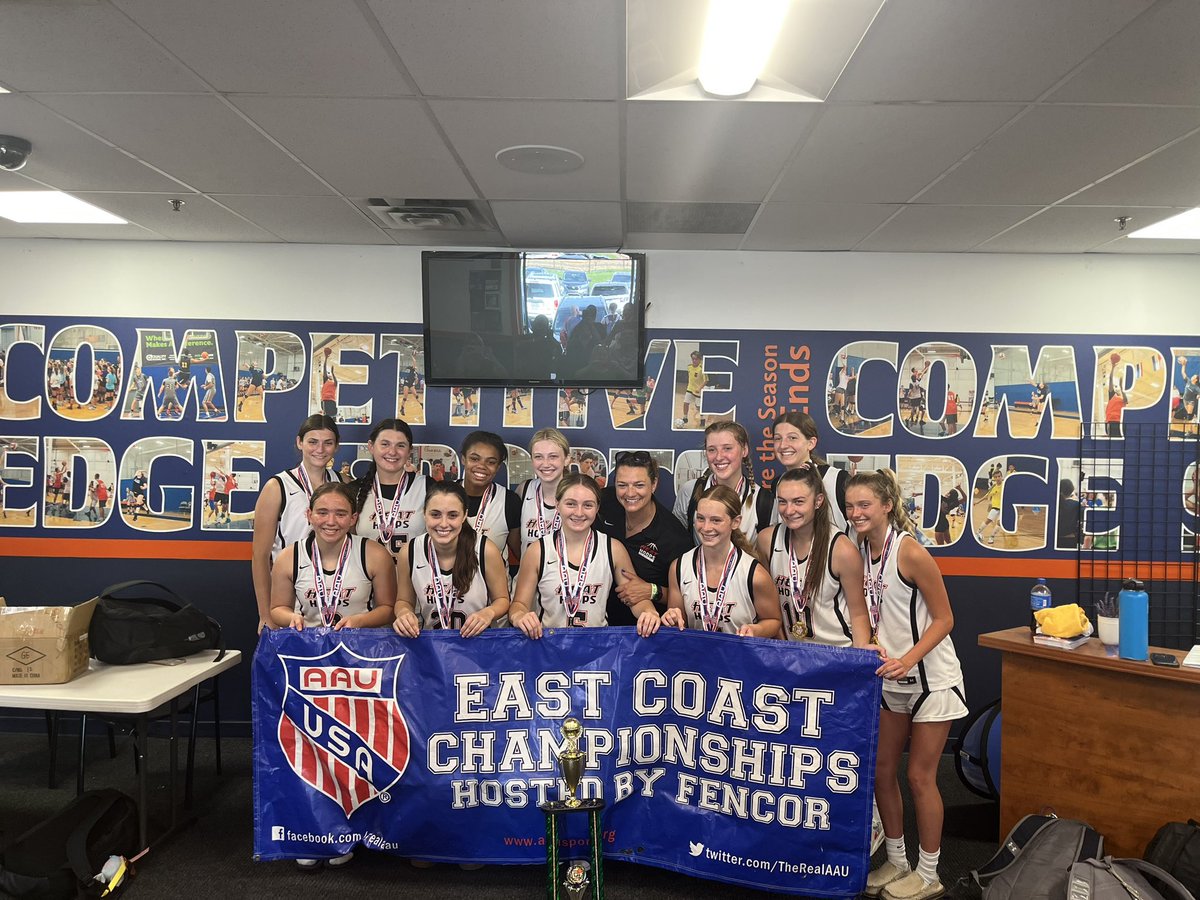 Kitty Randa tweet media