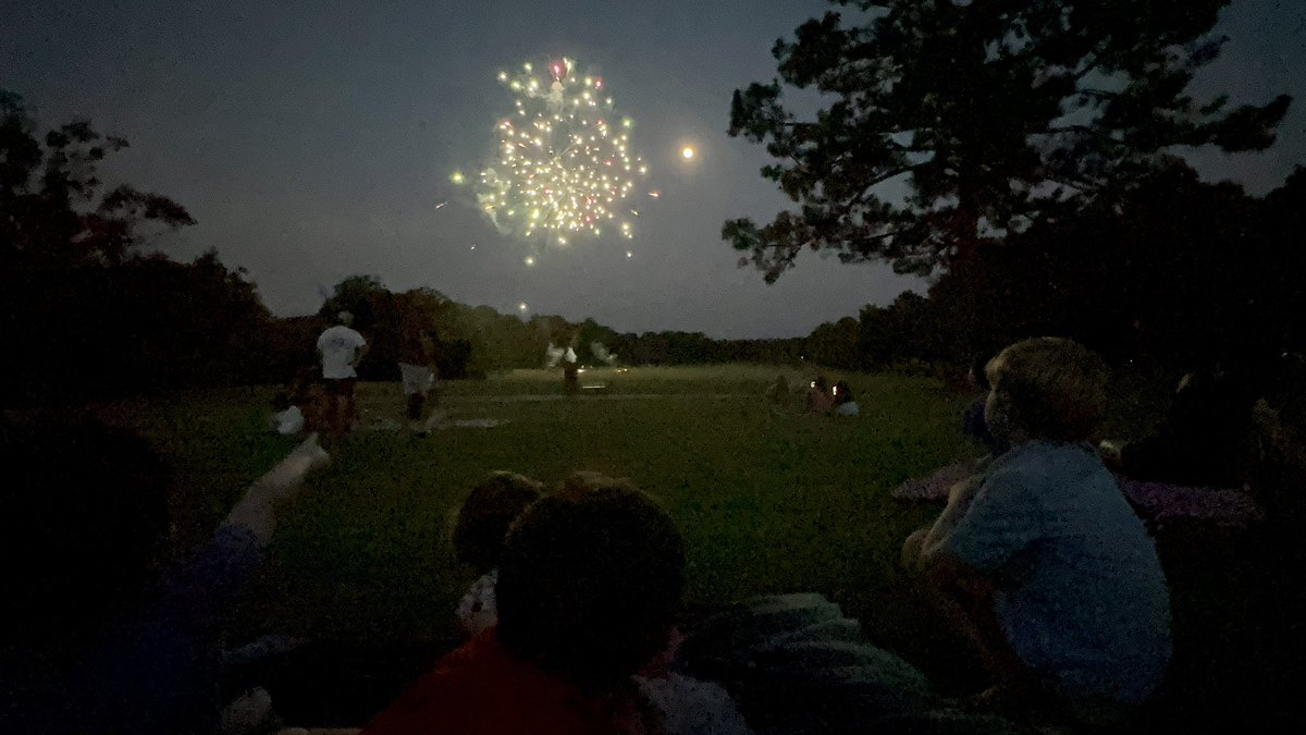 cherishlombard's tweet image. Happy July 4th weekend!❤️🤍💙🎇🎆
.
.
.
.
#july #july4th #4th #4thofjuly #4thofjulyweekend🇺🇸💥🇺🇸 #fireworks #weekend #weekendvibes #july4thweekend #holiday #holidayweekend #friends #friendsforever #summer #summervibes #julyfourth #independenceday #fyp #fypシ #foryou #buddies