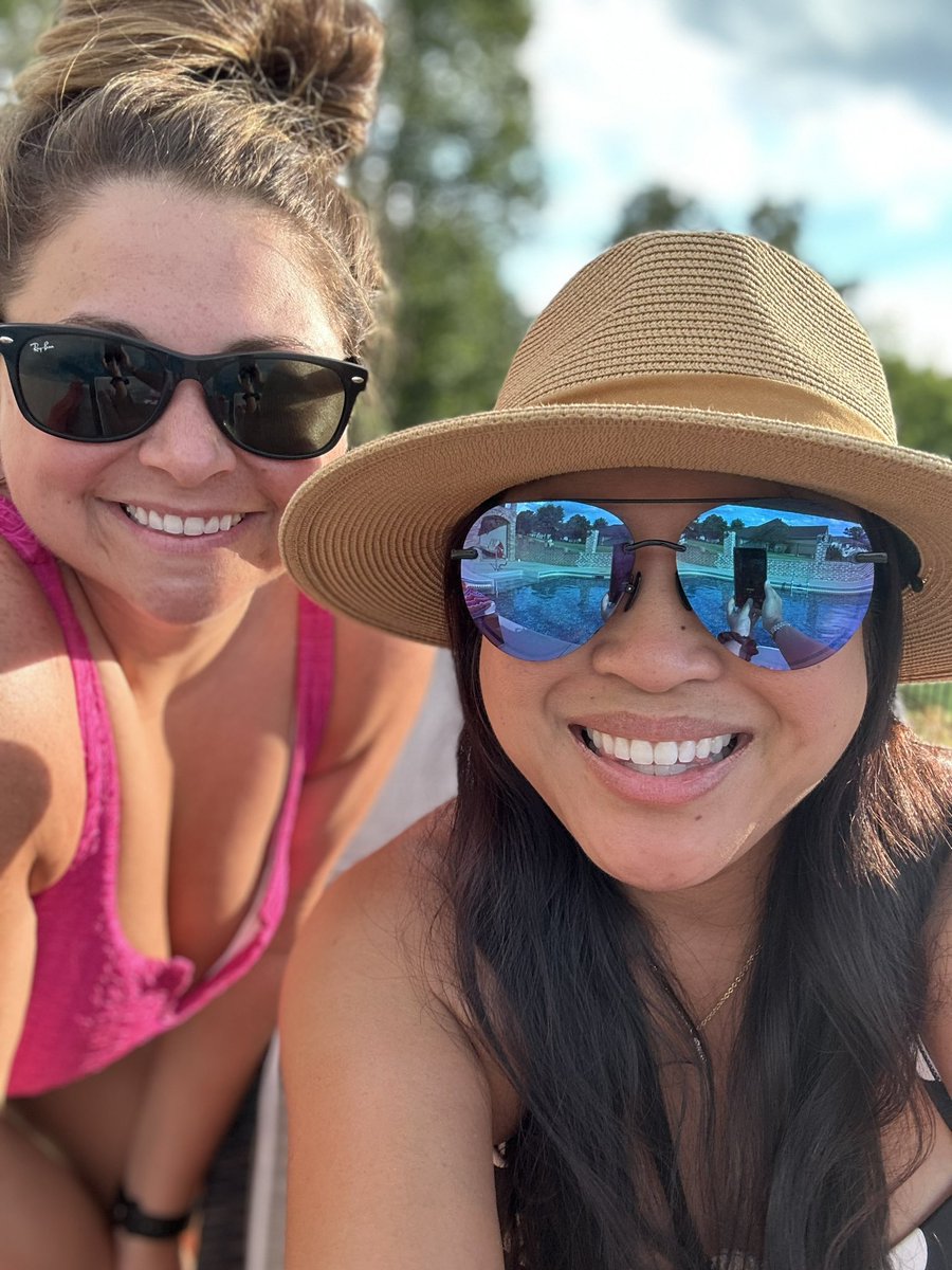 Working on our tan lines and taking advantage of the “golden hour” ☀️ 🤳🏾 🇺🇸