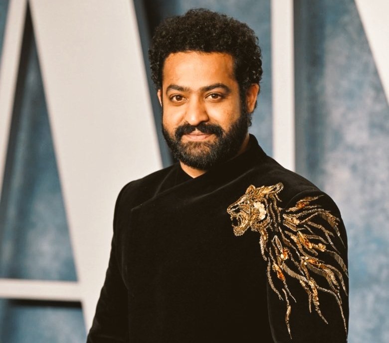 Chiranj96546865's tweet photo. Who is the cult fan base In tollywood 🔥🔥🔥🔥
#NTR #RamCharan 
🔄 #Devara          ❤️  #GameChanger https://t.co/4TlCu0fTJh