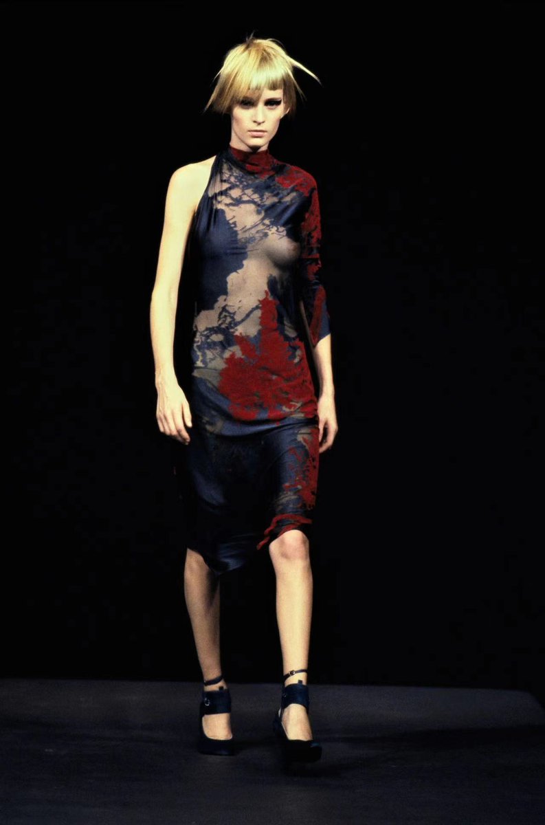 Cathererinecat's tweet photo. Martine Sitbon Fall 1997 Ready-to-Wear https://t.co/B3j1l1RAvH