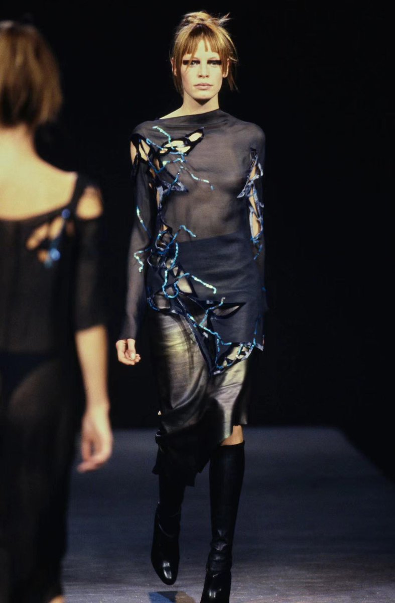Cathererinecat's tweet photo. Martine Sitbon Fall 1997 Ready-to-Wear https://t.co/5QdfQaP91y