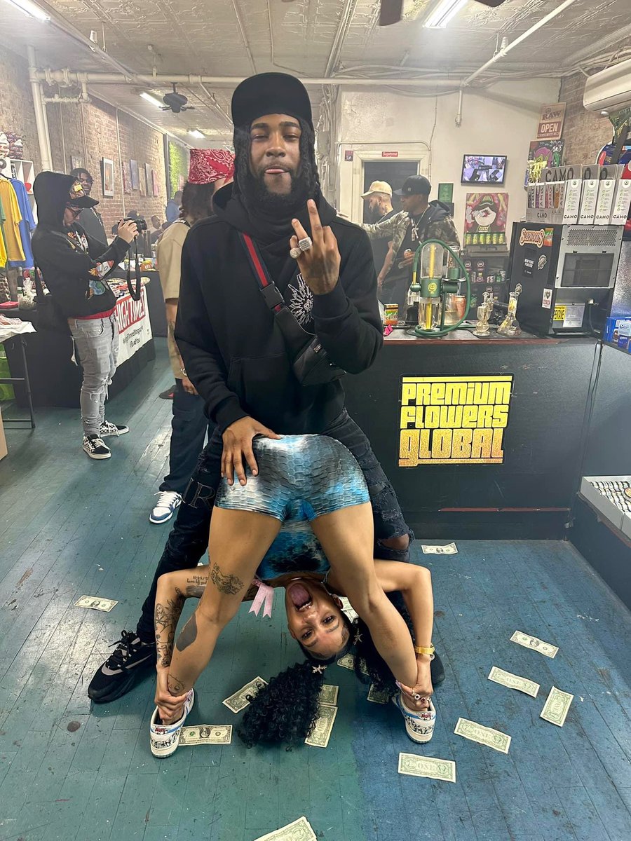 If we can’t take pictures like this 😂💯 Then idk 🤷🏾‍♂️ #MOOD
Follow IG @ronbuno 4 MORE 🔥🔥