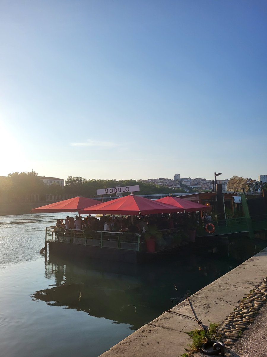 juanfranbp4's tweet photo. Nice experience at the #ESAworld23!
Many interesting presentations and talks, and amazed about the city of Lyon!
Special thanks to @mc_villeval @_FabioGaleotti_ @hopfensitz and all the @GATELAB1 people in the @ESA_Lyon_2023 organization for such a good conference! https://t.co/dpXNkQ1m2D