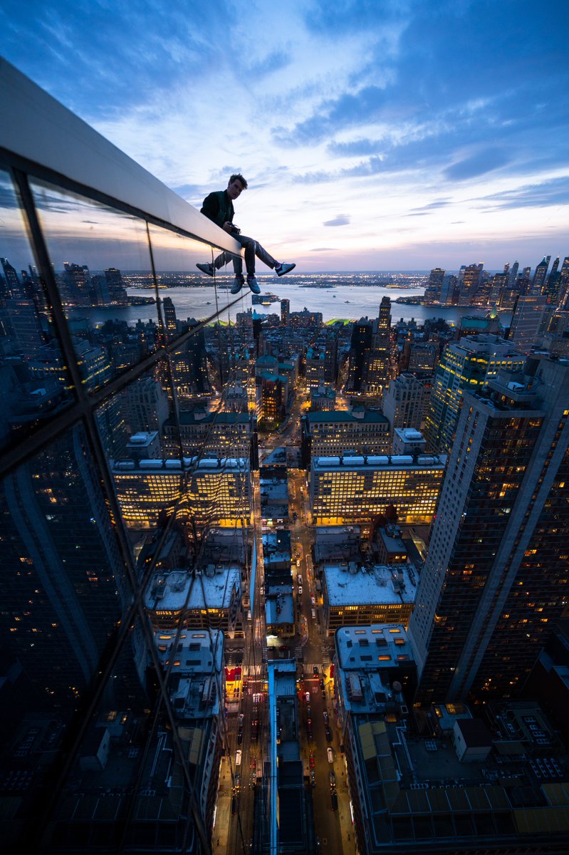 EM1T_'s tweet photo. Tomorrow me and Raskalov will join Rug Radio morning show to talk about urban exploration. 1 nft from each artist will be available for Stubs holders to claim (not this photo, but close)

See you there! https://t.co/PfpZW2cVWA