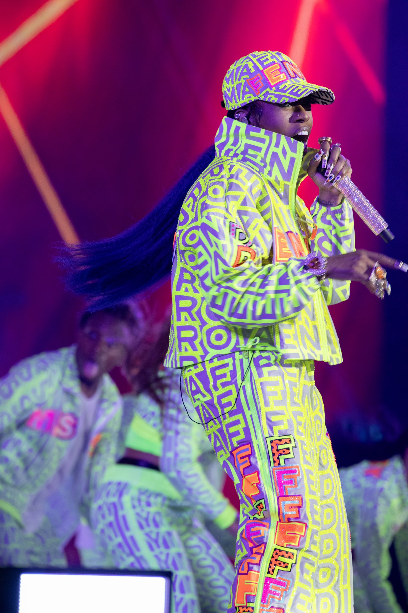 Fendi - Missy Elliott wears a customised #MarcJacobsXFendi