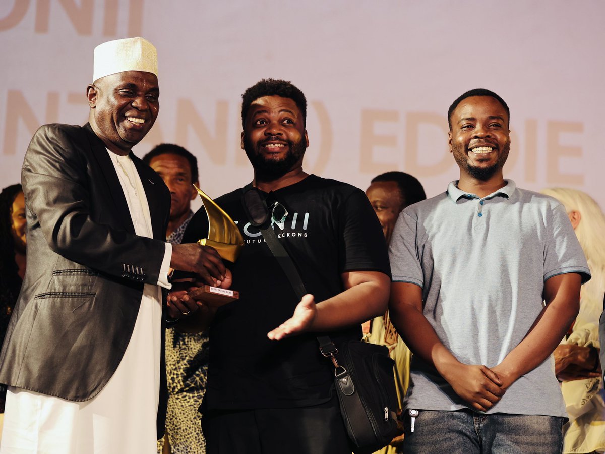azamtvtz's tweet photo. NI EONIIIIIIIIIII ๐ฅ๐ฅ
Filamu ya #EONII imetajwa kuwa filamu bora ya Tamasha la Nchi za Jahazi (ZIFF) kwa mwaka 2023.
Hongera kwa timu nzima ya Power Brush Studios na #AzamMedia kwa ujumla kwa kazi hii ya kipekee ๐คฉ
#ZIFF2023 #ZIFF #Zanzibar #zanzibarinternationalfilmfestival https://t.co/32HQkbX32A