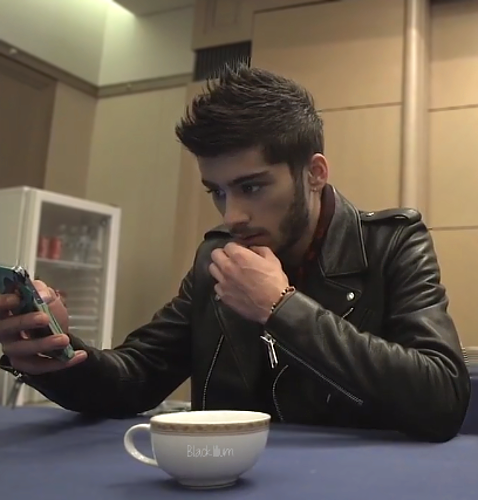 LT18HS16's tweet photo. Zayn and Liam in their dm's right now 😏
❤️💛🫶