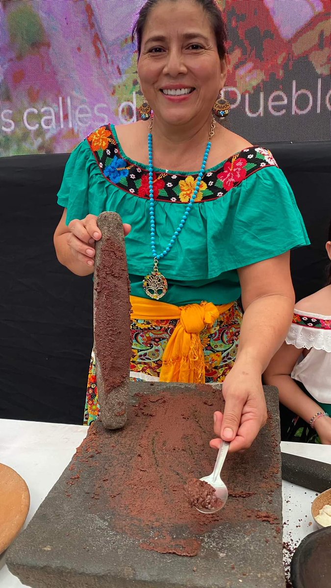 Turismo_Tabasco's tweet photo. La #RutaDelCacaoAlChocolate te ofrece #ExperienciasMemorables bastante interesantes como la que podemos disfrutar en La Campesina.
“Saberes y sabores del #cacao al
#chocolate” es ya una experiencia certificada por #TurismoTabasco
#TabascoMemorable https://t.co/9mHl5d8f3N