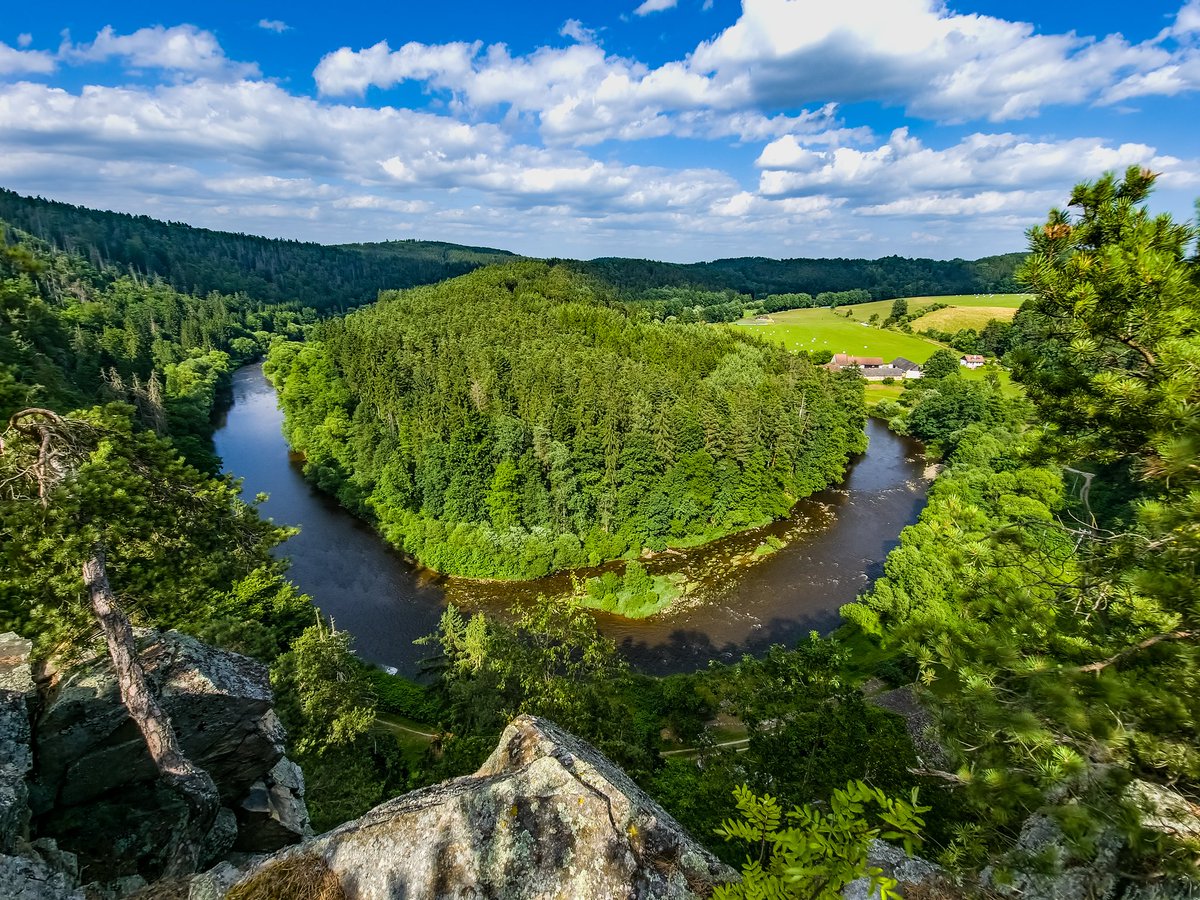 kupafoto's tweet photo. MEANDR VLTAVY³
#meander #river #Vltava #bluesky #cloud #ChKO #BlanskyLes #BrlozskyPotok #DivciKamen #Podkleti #landscape #pine #tree #summer #forest #July 2023
[○°] #PavelKubes #kupastudio #kupafoto #S22Ultra #withGalaxy #fotoBlanskyLes https://t.co/el9xk2nVWp