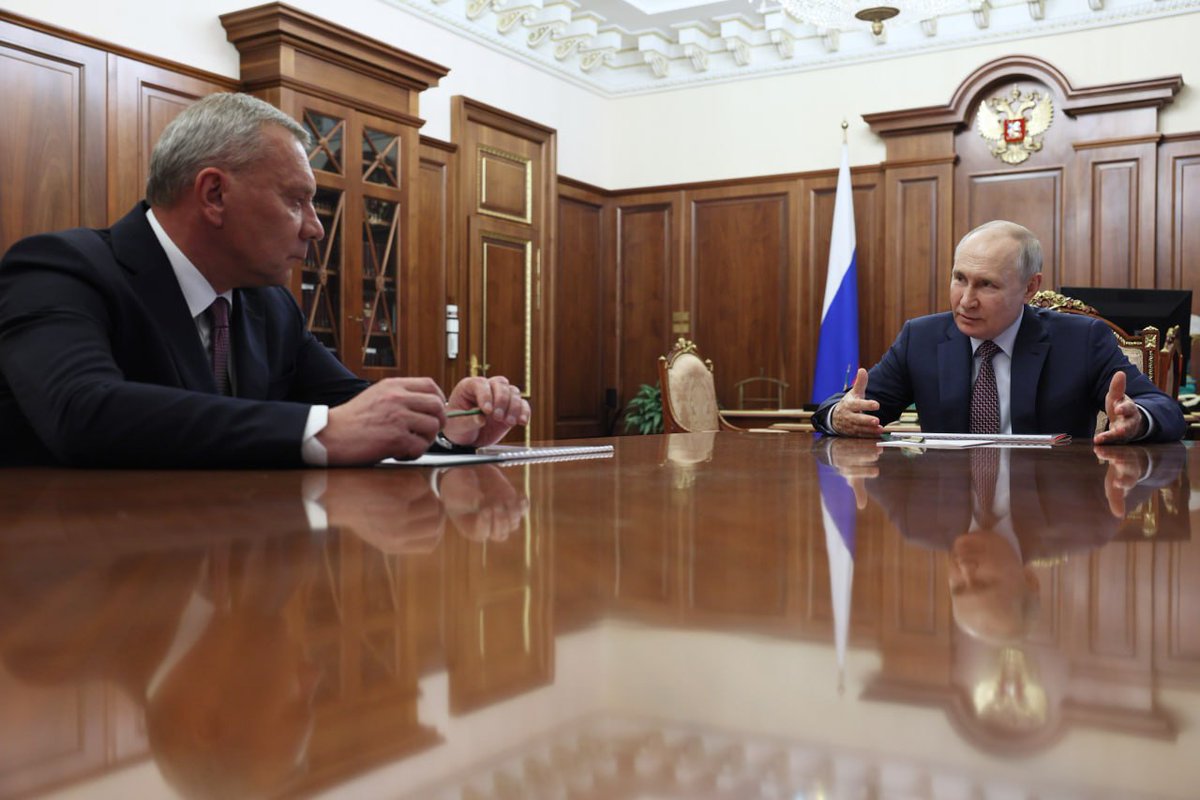 RussiaVsUkrain's tweet photo. Vladimir Putin had a working meeting with General Director of the Roscosmos State Corporation for Space Activities Yuri Borisov

They discussed progress in the national space programme and international cooperation in space. https://t.co/MUxR1DSNEF