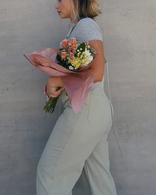 Forever21's tweet photo. Tag someone below and they have to buy you flowers 🤭Shop this look from @brelee in stores or online at #Forever21.
-
#outfitinspo #ootd #summerbasics #aestheticoutfit https://t.co/stt8tjnfTc