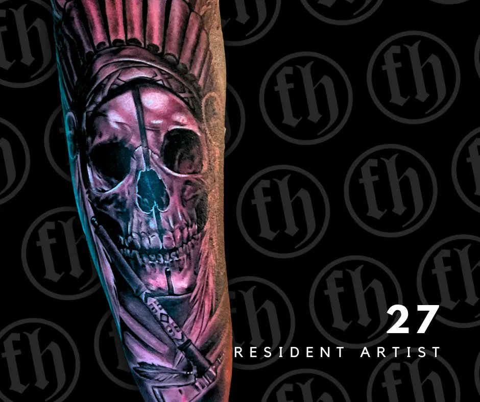 FallenHeroesTat's tweet image. Amaze-balls detailing in this incredible piece by the one and only 27! 🔥 

#peacepipe #indiantattoo #nativetattoo #nativeamerican #skulltattoo #orlando #kissimmee #hollywoodstudios