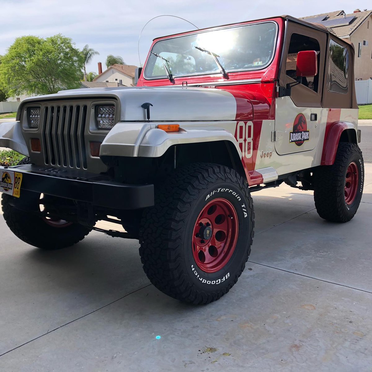 JurassicJeep88's tweet photo. Come see Jurassic Jeep 88 at the Moreno Valley Fourth of July Parade &amp; Funfest!  #morenovalley #4thofJuly #parade #paradefun #bravehearts #brightstars #fireworks #cityparade #starcars #BTTF #jpmp #jurassicjeep88 #jurassicpark #deadnedry #redwhiteblue #independenceday https://t.co/fSrJTqkzle