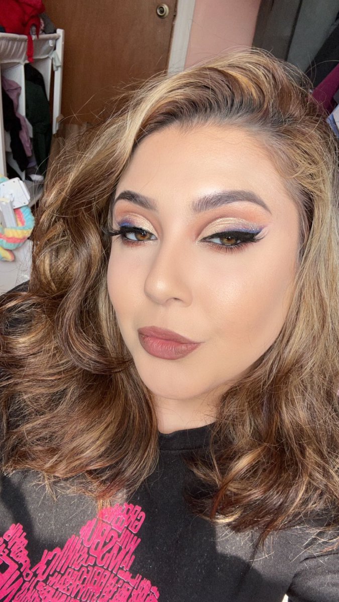 stephchristinaa's tweet photo. played w some makeup today 😬 https://t.co/E35jjhAyWV