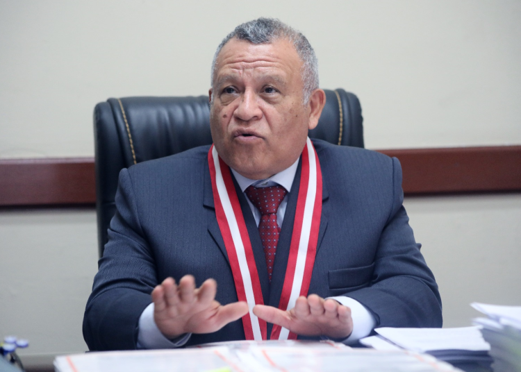 JTonyFerna48597's tweet photo. ATENCION PERUANOS: COMPARTAN Y DENUNCIEN, ESTE JUEZ JUAN CARLOS CHECKLEY FUE EL QUE NO DIO PRISION PREVENTIVA A ANIBAL TORRES, ESTOS JUECES CORRUPTOS BLINDAN A COMPAÑEROS Y COLEGAS, MAGISTRATURA DE JUSTICIA NECESITA ABRIR UNA INVESTIGACIÓN EL PORQUE ESTE JUEZ NO DIO PRISION PREVENTIVA A ANIBAL TORRES UN GOLPISTA QUE SIGUE INCITANDO A LAS PROTESTAS VIOLENCIAS! COMPARTAN Y DENUNCIEN! YA BASTA PERU! @FiscaliaPeru @JNJPeru @presidenciaperu 
Sigueme y te sigo