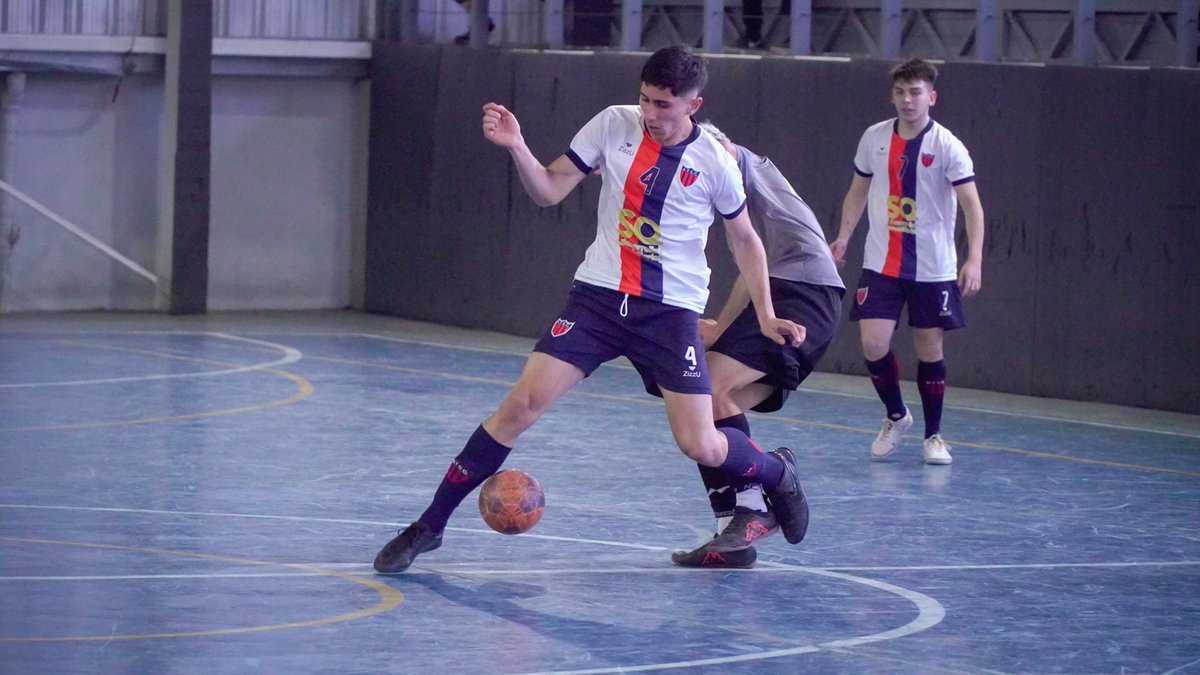 atscfutsal's tweet photo. #Inferiores #PlayOffs

🚫 CAIDA DE LA C20 ROJA

👉🏼 En su visita a Villa Hipódromo por los Cuartos de Final de la Copa de Oro, la categoría cayó por 7-5, quedando fuera de la competencia. 

🙌🏼 ¡A PREPARARSE PARA EL CLAUSURA! 

#SomosTalleres 
#SomosFamilia https://t.co/fk3Hn1WV3f