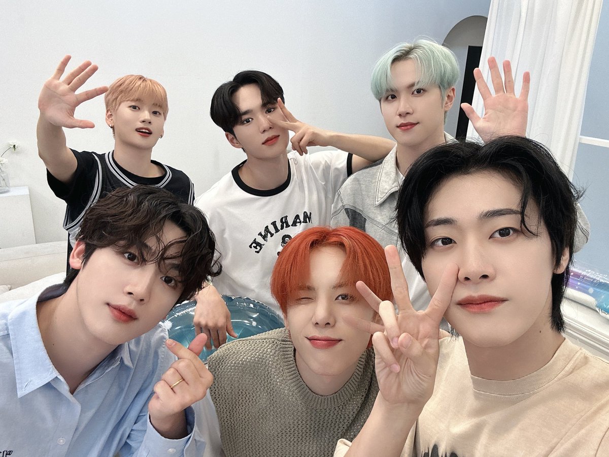 WEiBrazil's tweet photo. [#NAVER] 01.07.23 ⊹˚.𝗪𝗘𝗶 𝗗𝗘𝗕𝗨𝗧 𝟭𝟬𝟬𝟬 𝗗𝗔𝗬𝗦 𝗔𝗡𝗡𝗜𝗩𝗘𝗥𝗦𝗔𝗥𝗬☽

🔗 https://t.co/uzglPBSAMa
#꿈인_것만_같았던_하나가_된_순간_WEi

#위아이 #WEi #장대현 #김동한 #유용하 #김요한 #강석화 #김준서 @WEi__Official https://t.co/dlOeNIfm0c