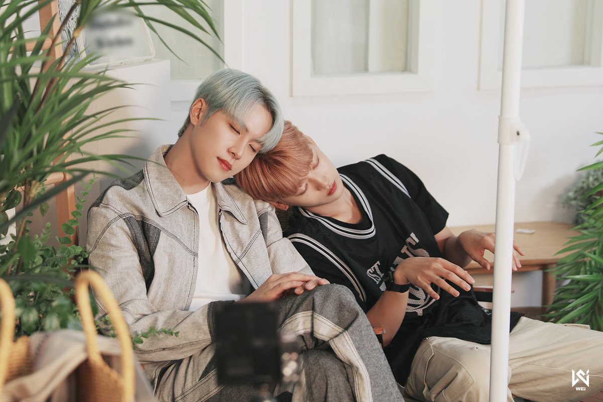 WEiBrazil's tweet photo. [#NAVER] 01.07.23 ⊹˚.𝗪𝗘𝗶 𝗗𝗘𝗕𝗨𝗧 𝟭𝟬𝟬𝟬 𝗗𝗔𝗬𝗦 𝗔𝗡𝗡𝗜𝗩𝗘𝗥𝗦𝗔𝗥𝗬☽

🔗 https://t.co/uzglPBSAMa
#꿈인_것만_같았던_하나가_된_순간_WEi

#위아이 #WEi #장대현 #김동한 #유용하 #김요한 #강석화 #김준서 @WEi__Official https://t.co/dlOeNIfm0c