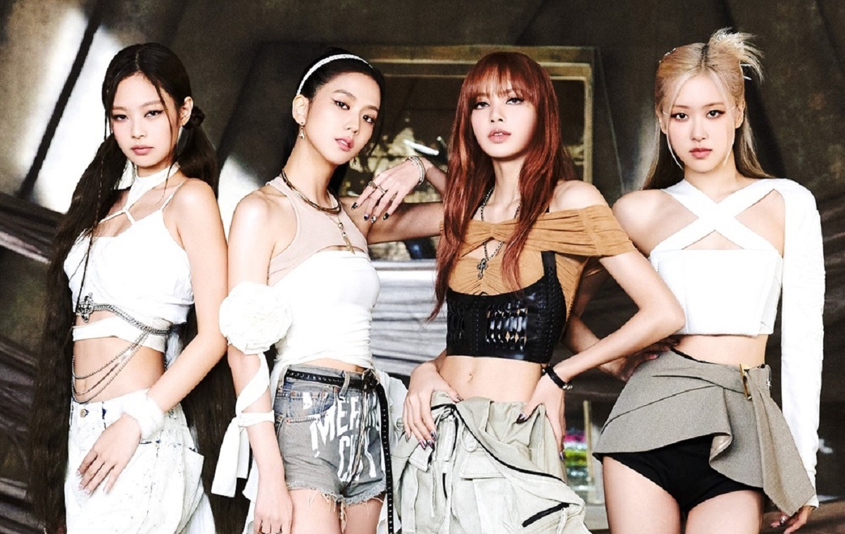 allkpop's tweet photo. Netizens debate whether #BLACKPINK is #1 out of all the girl groups throughout K-Pop history 
https://t.co/ePJ8wXKmp5 https://t.co/Z7E3fuEK9h