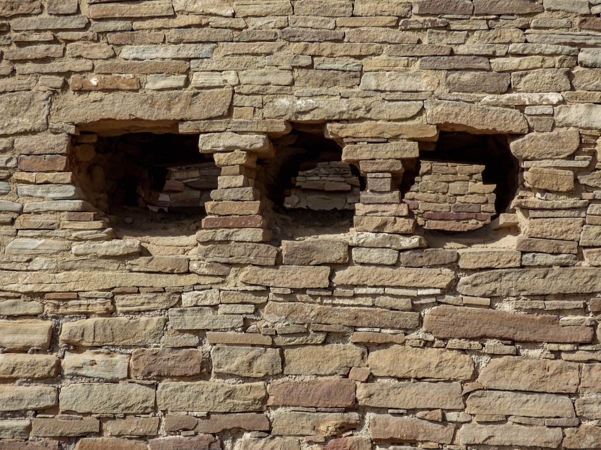Chaco Canyon was the focal point of a powerful, advanced civilization that emerged in what is now #NewMexico between 800-1200 A.D. - ow.ly/JIG050J6VIA

#bucketlist #roadtrip #archaeology #NativeAmerican #AncestralPuebloan #travel #bucketlist #daytrip #aweinspiring