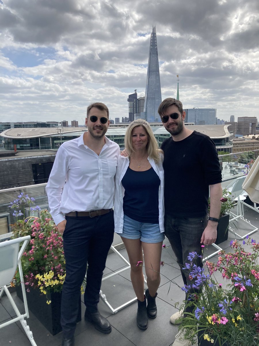 Lue Elizondo tweet media