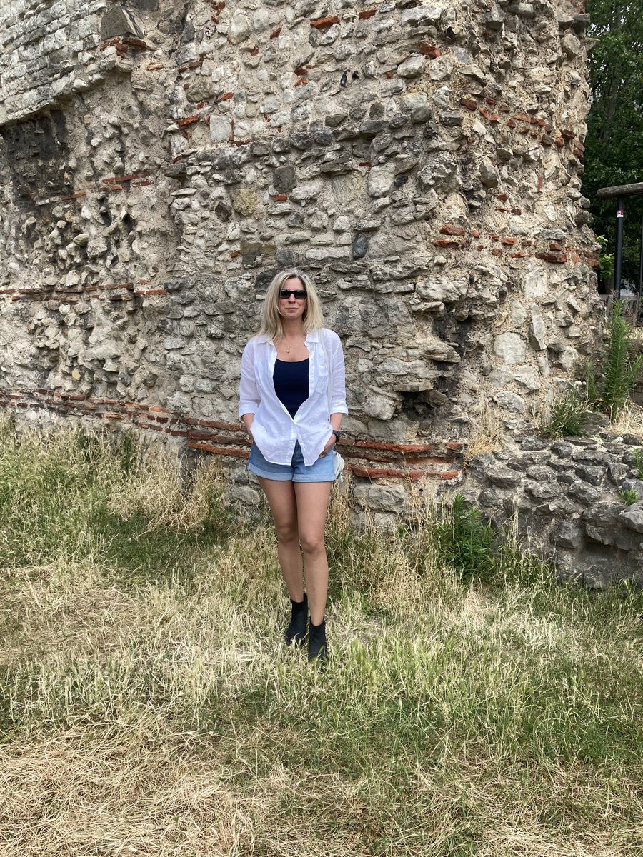 Lue Elizondo tweet media