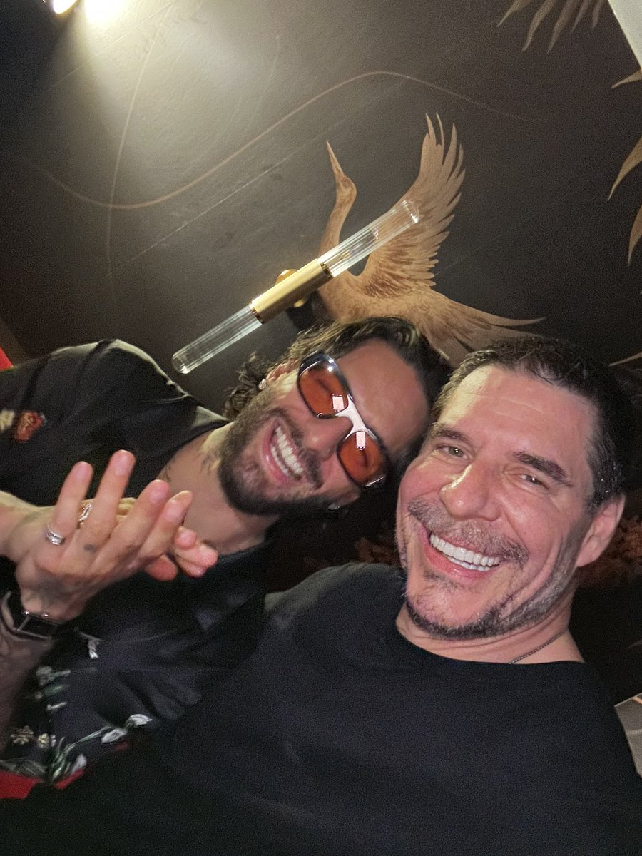marceloclaure's tweet photo. Cuando dos latinos se conocen y comienzan a soñar juntos. #Maluma vamos a crecer juntos y hacer cosas grandes para cambiar el rumbo de nuestros países 🇧🇴 🇨🇴 https://t.co/LGfbr2uwSB