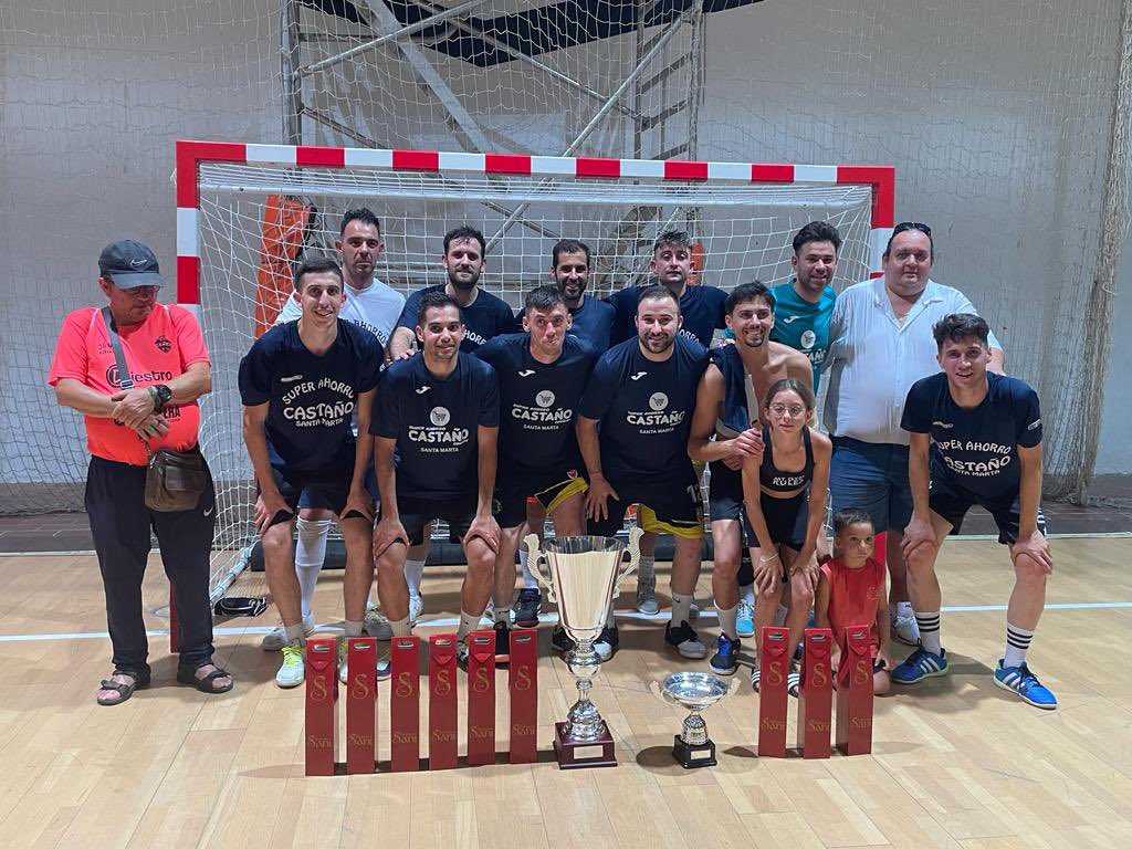 🎙️🟢 RG FÚTBOL SALA ⚽️

Superahorro Castaño de Santa Marta de los Barros se ha proclamado campeón de las 36 horas de Fútbol Sala 

📸 RG | A. Vivas