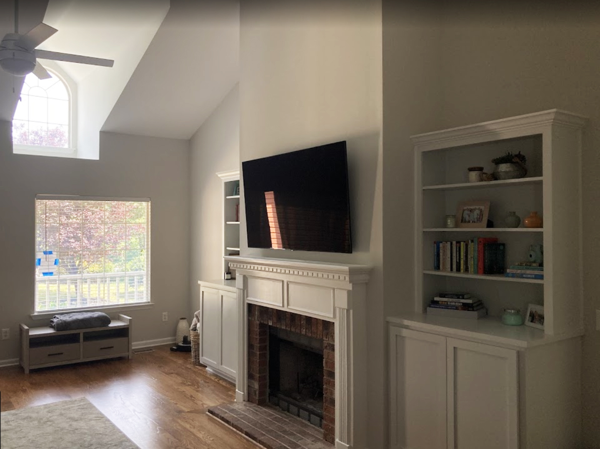 Good looking TV install over a fireplace. Love it, when clients send us pictures of our work. (864) 881-1675 grandcentralwiring.com/tv-installatio… #tvinstall #wiring #streaming #fireplace #decor #technology #services #tvinstallation #familyroom #pictures #ourwork