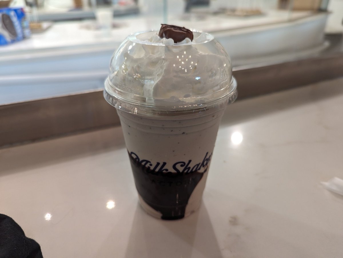 Tuskynwolf's tweet photo. Epic yumminess! #themilkshakefactory #anthrocon2023 https://t.co/In2iRz5548