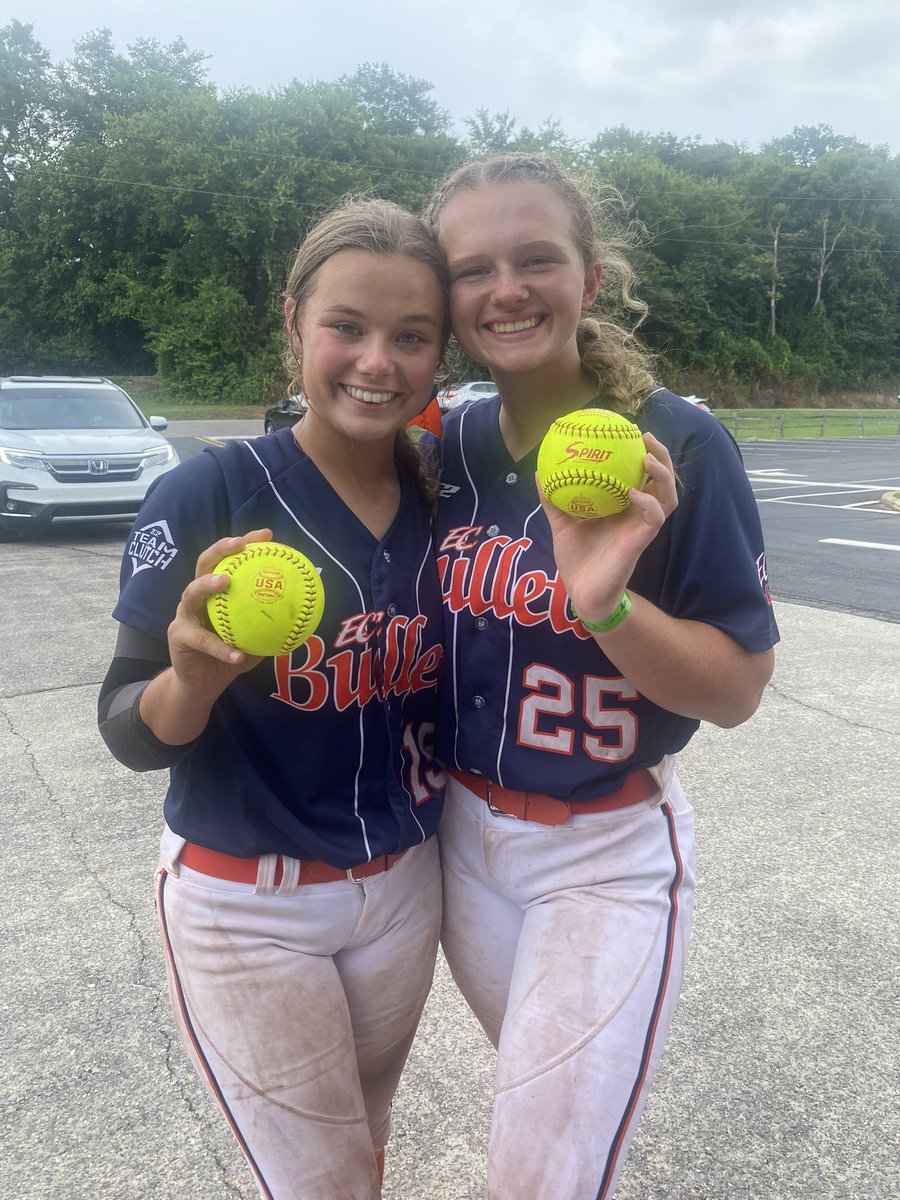 Ended the weekend 5-1 and in the top 5 of the Scout Town Showcase in Fultondale.  It was a great warm up for the Nationals next week.  Better grab your shades because these girls are headed for some fun in the sun at the beach ⛱️🏝️