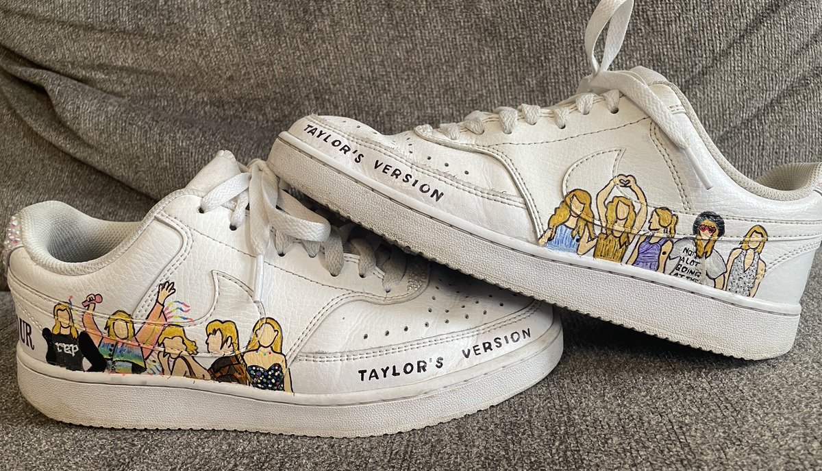 pghSwiftie's tweet photo. Appreciation post for the Eras Tour shoes I painted &amp; rhinestoned. I will be wearing these on a daily basis at this point 😂🫶🏻💖 

#PittsburghTSTheErasTour https://t.co/pMOKZBBdRd