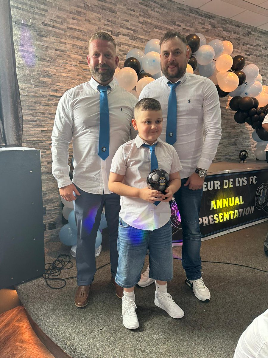 Gareth Jones (@jonesy85393404) on Twitter photo My youngest boy picking up coaches most improved π <a href="/fleurdelysafc/">Fleur De Lys FC β π΄σ §σ ’σ ·σ ¬σ ³σ Ώ</a> My youngest boy picking up coaches most improved π <a href="/fleurdelysafc/">Fleur De Lys FC β π΄σ §σ ’σ ·σ ¬σ ³σ Ώ</a>