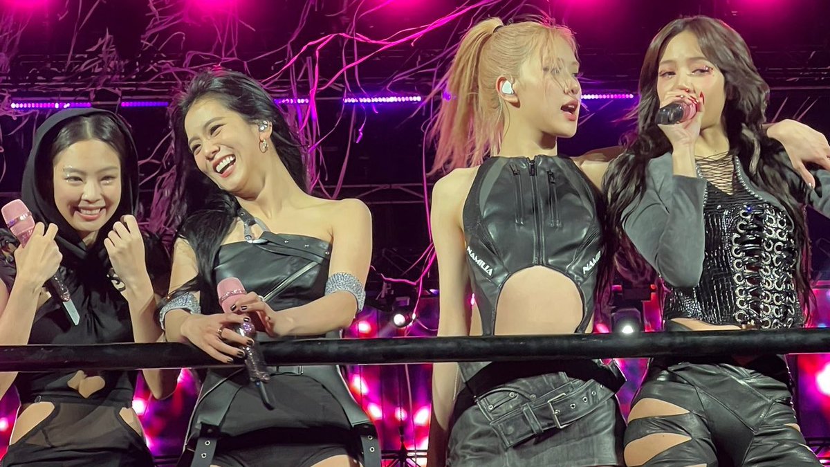bIinksupreme's tweet photo. successfully headlined coachella and hyde park this year so proud of blackpink 🫶🏽 https://t.co/D84UCK97XZ